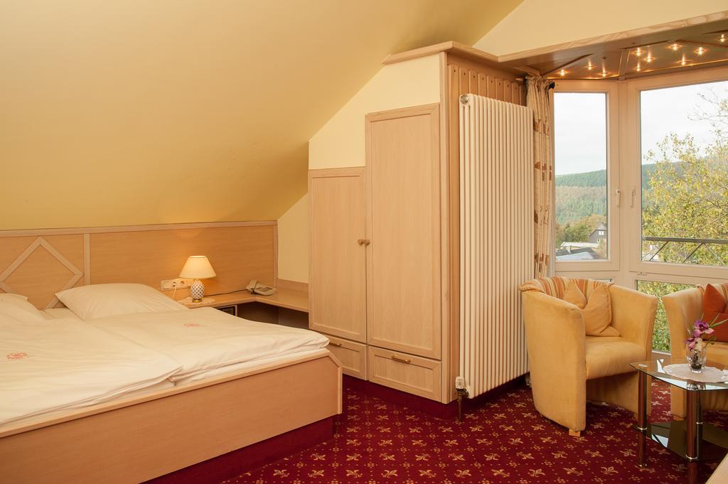 Hotel Zum Weissen Stein Kirchen  Extérieur photo