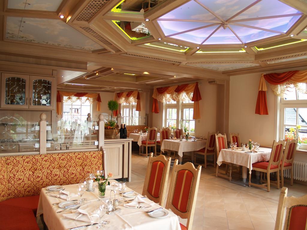 Hotel Zum Weissen Stein Kirchen  Extérieur photo